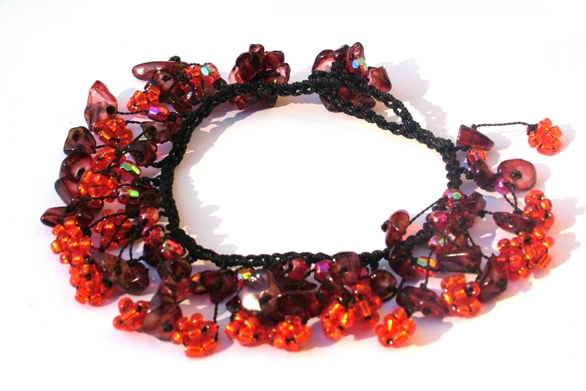 Armband 50x roter Granat 20x orangene Blumen längenvariabel geknotet